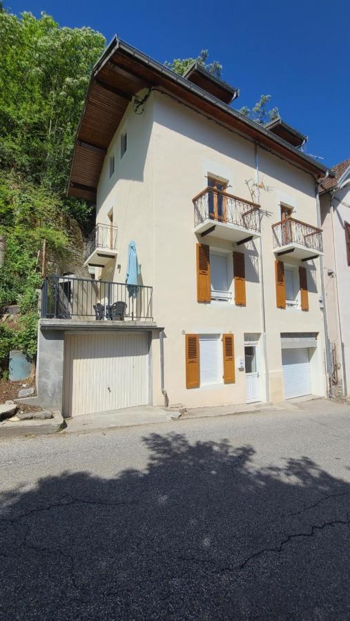 Joli Appartement Renove Avec Terrasse Брид-ле-Бен Екстер'єр фото